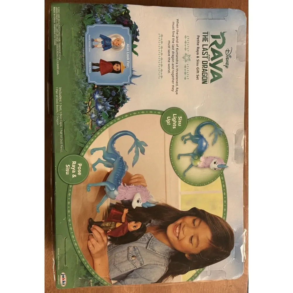 Disney's Raya and The Last Dragon Petite Raya & Sisu Gift Set Sisu Lights Up New